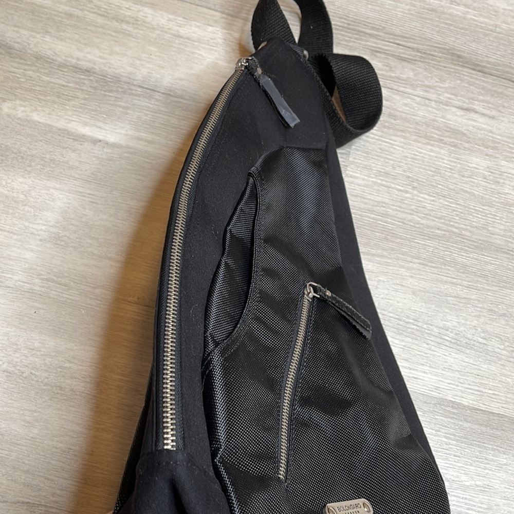 Bolongaro Trevor Sports swing crossbody bag in black - Picture 5 of 6